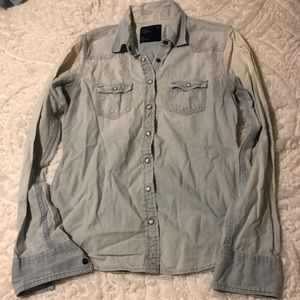 American Eagle Pearl Snap Chambray shirt